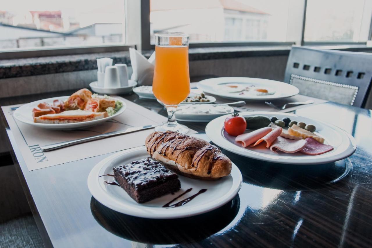 Iron Hotel Hokmeli Exterior photo